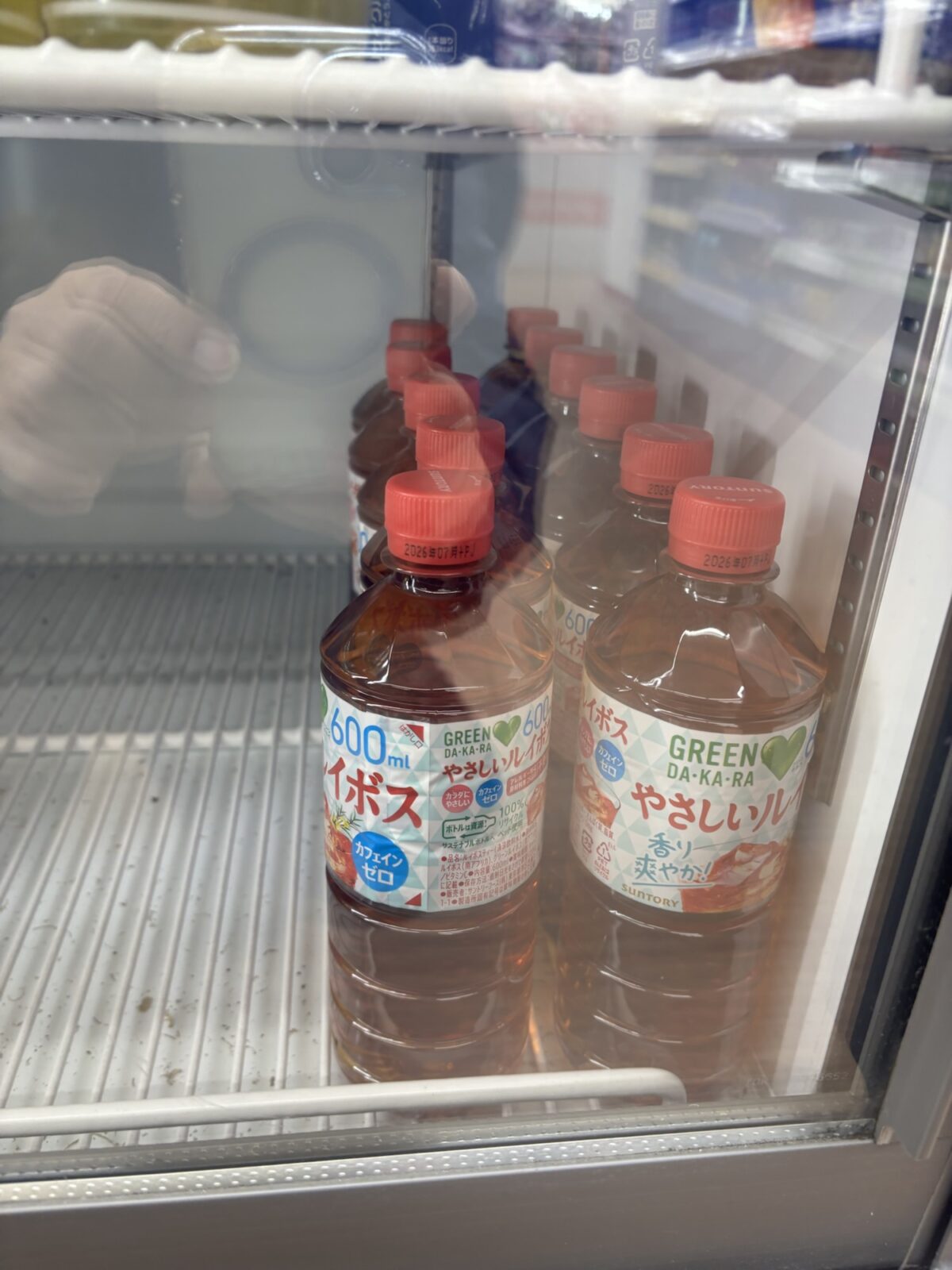 ダイソー ルイボスティー ペットボトル売り場｜売り場の様子（2025年11月30日撮影）